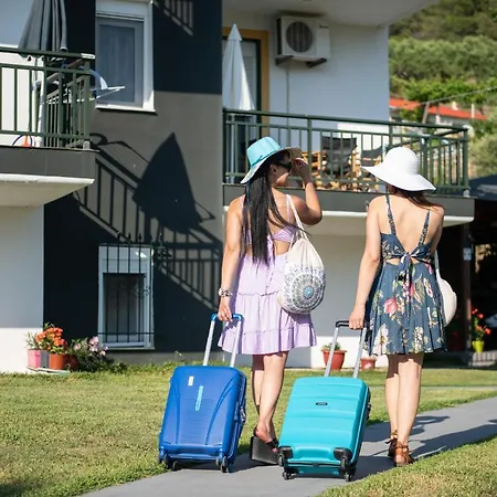 Kofos Limin * ポルト・クウフォ