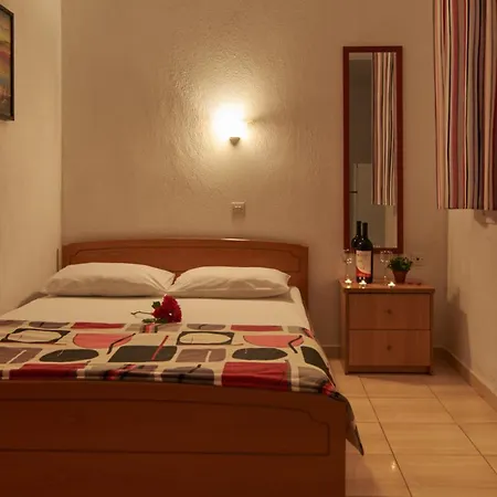 Kofos Limin アパート *